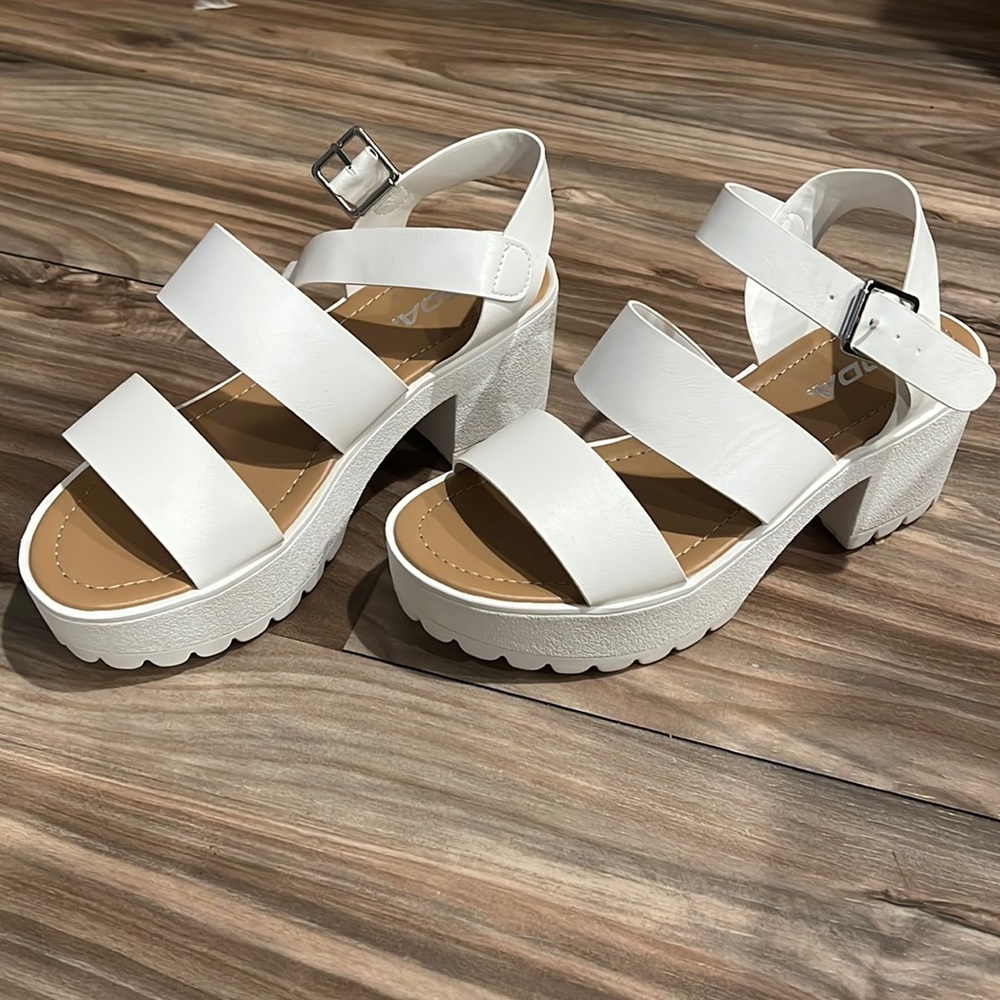 Platform sandals
